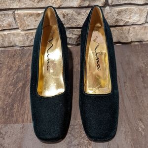 Nina Vintage 90's Style Dark Green Velvet Chunky Heels in Size 7.5M